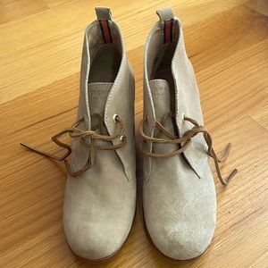 Sperry wedge boots size 9 in leather upper fabric in tan color